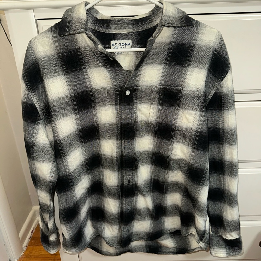 Arizona Jean Co. Black & White Plaid Button-Up Shirt